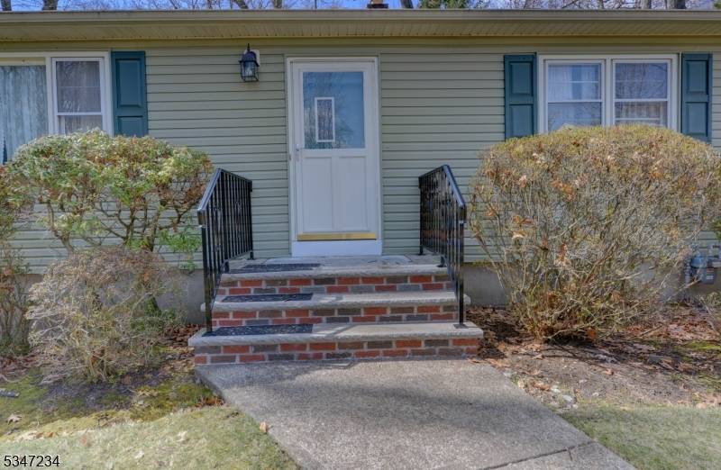 Paramus Boro, NJ 07652,160 Jerome Ave