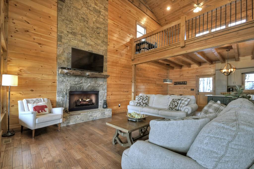 Ellijay, GA 30536,347 Walnut Ridge
