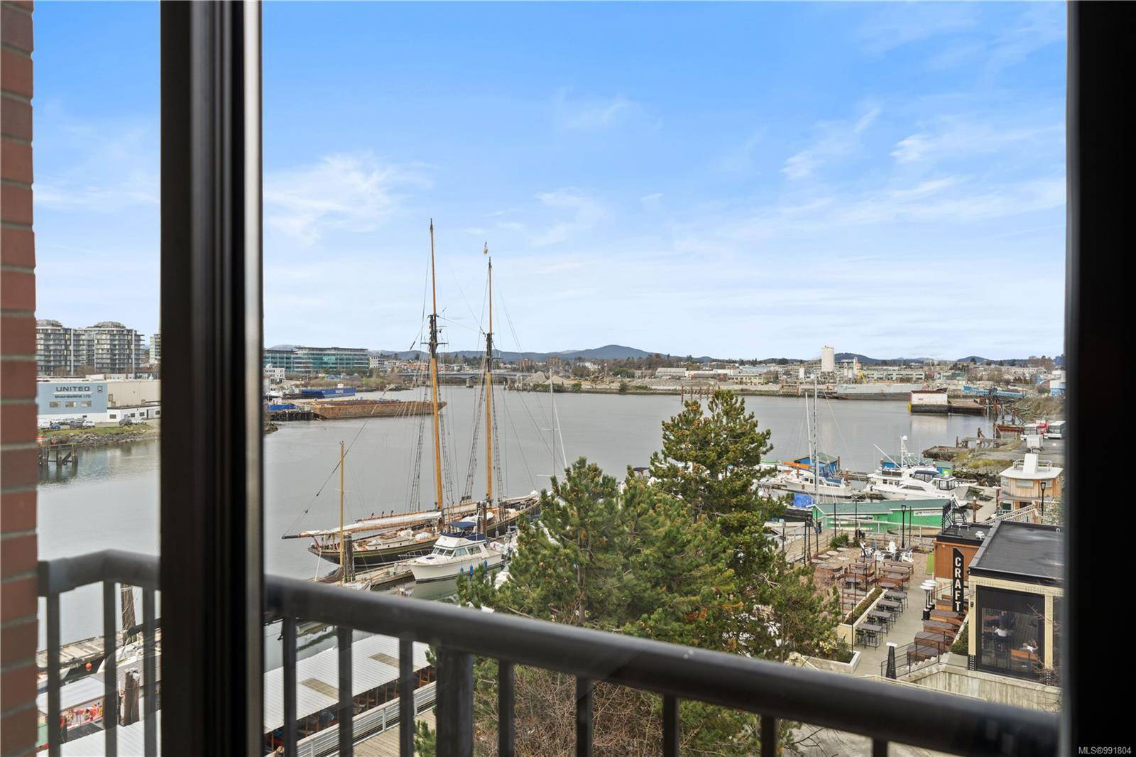 Victoria, BC V8W 1S2,409 Swift St #407