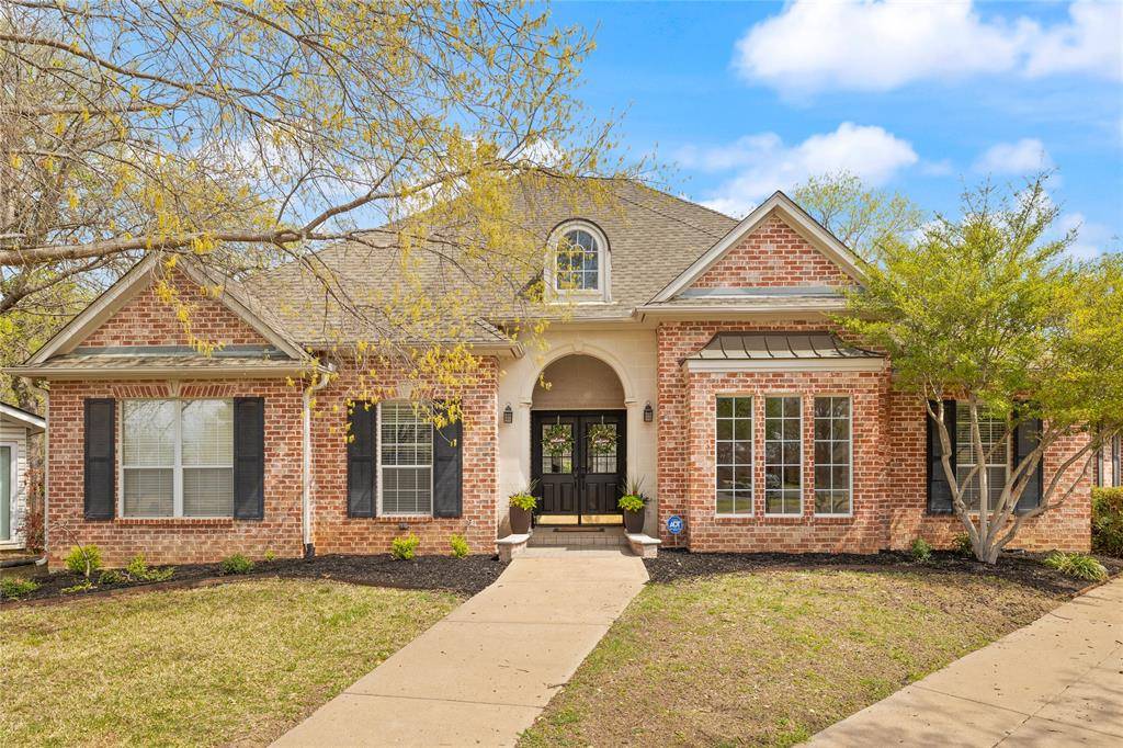 Arlington, TX 76017,2411 Oak Shadow Court