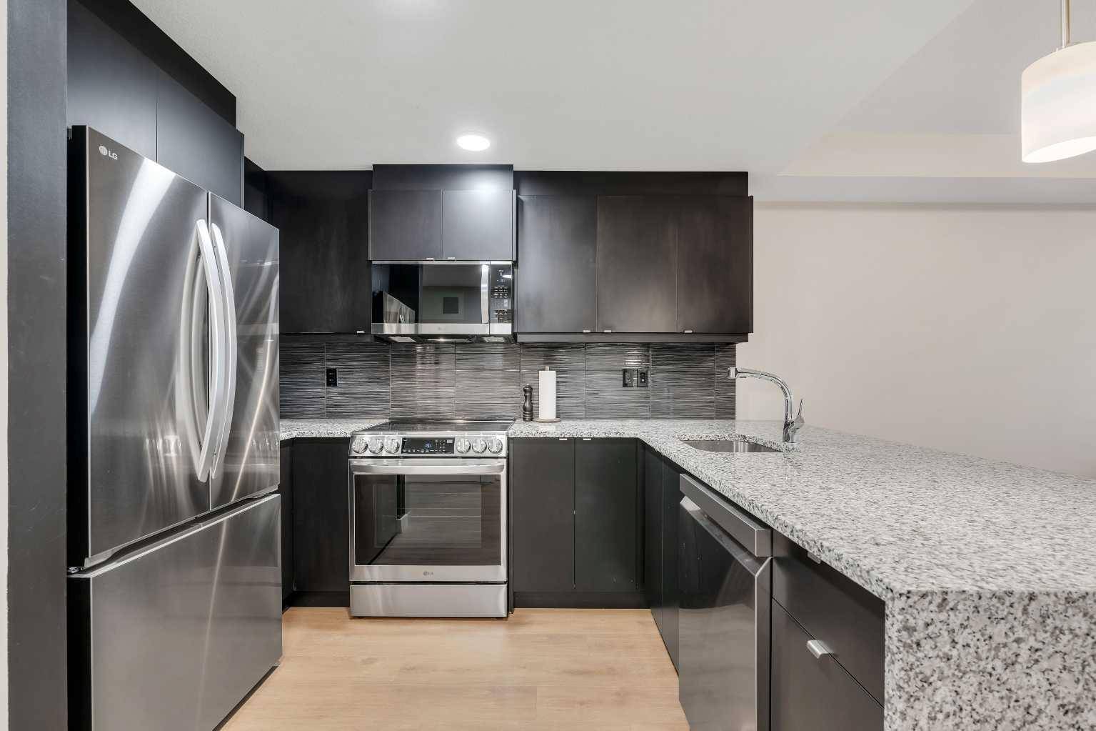 Calgary, AB T3H 0E6,45 Aspenmont HTS SW #121