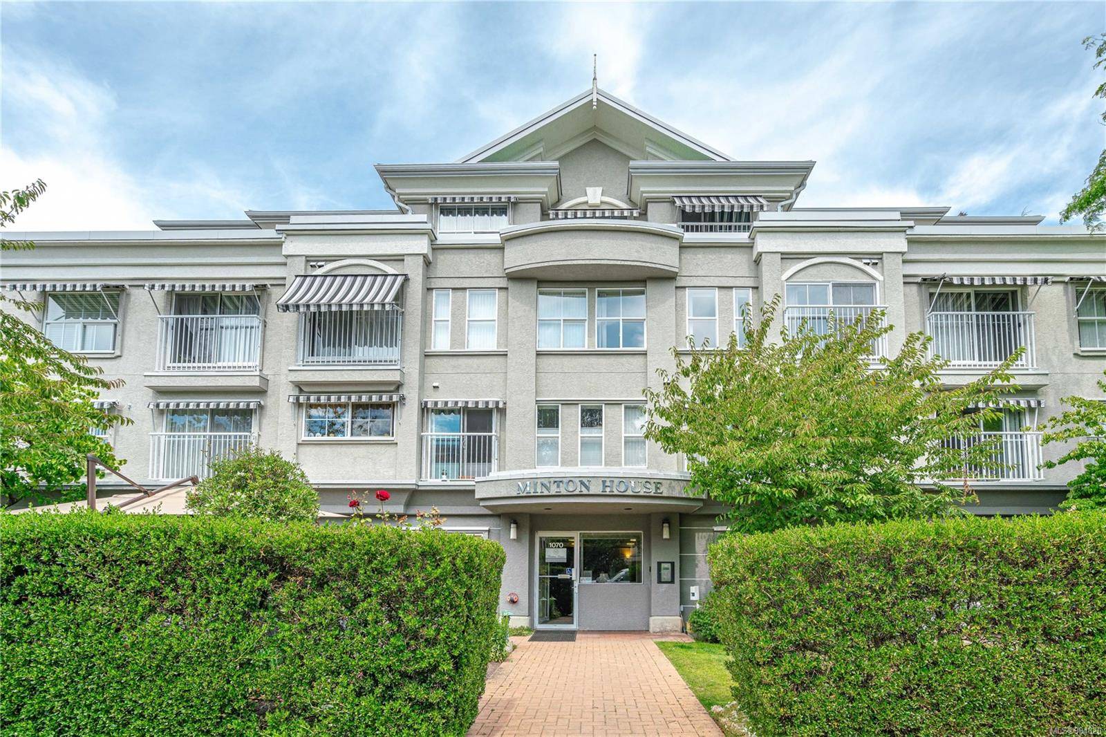Victoria, BC V8V 2Z2,1070 Southgate St #101