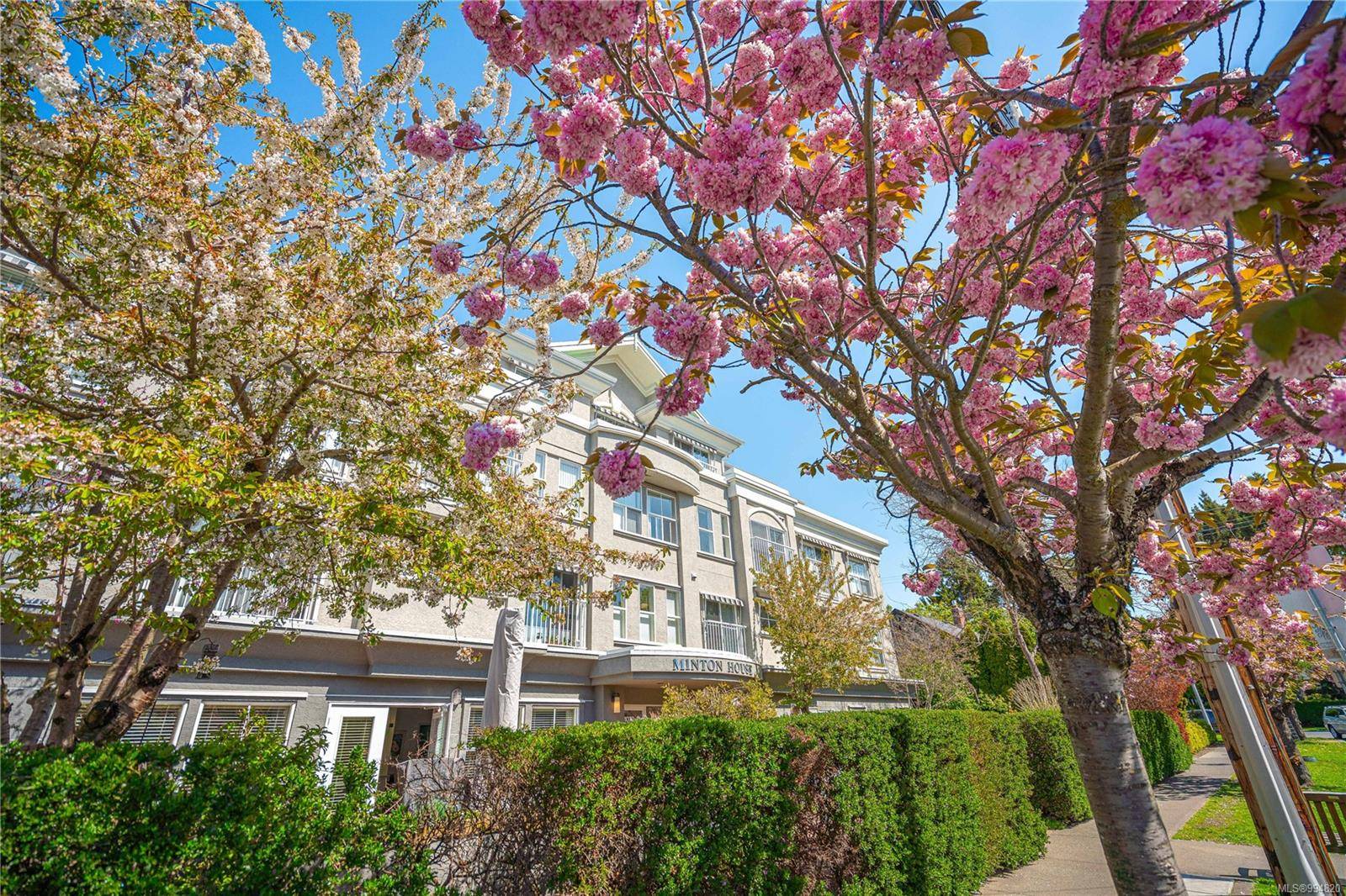 Victoria, BC V8V 2Z2,1070 Southgate St #101