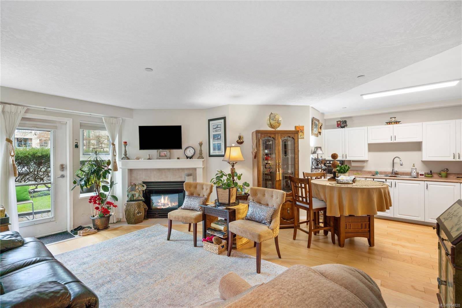 Victoria, BC V8V 2Z2,1070 Southgate St #101