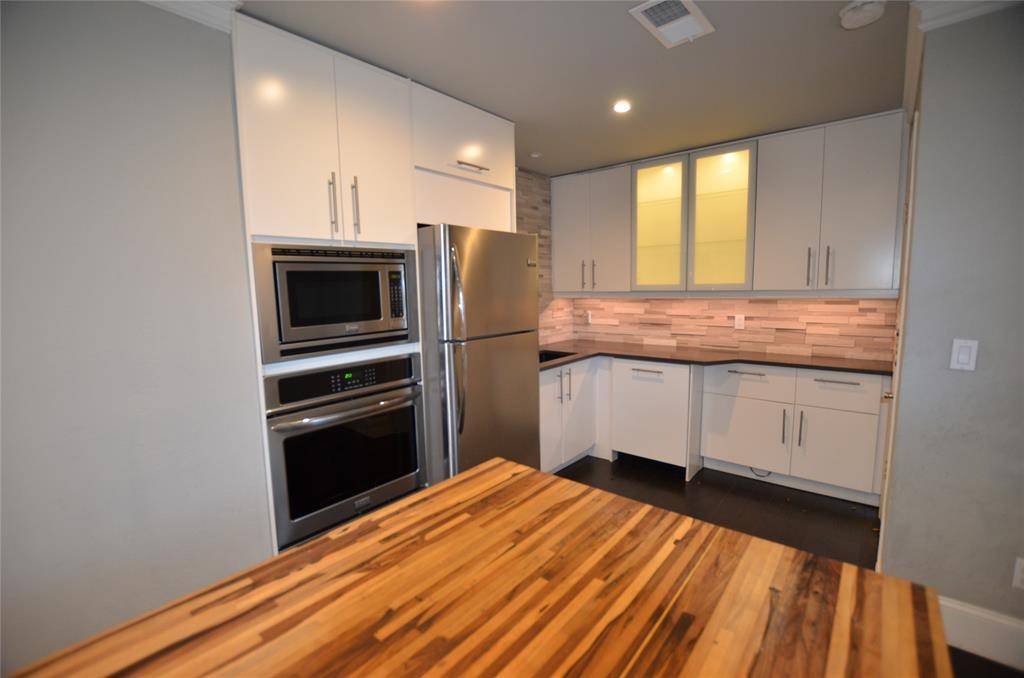 Dallas, TX 75219,4219 Avondale Avenue #215