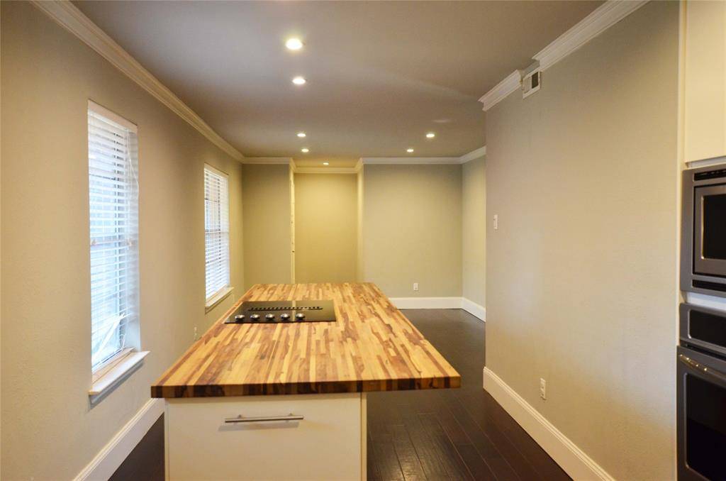 Dallas, TX 75219,4219 Avondale Avenue #215