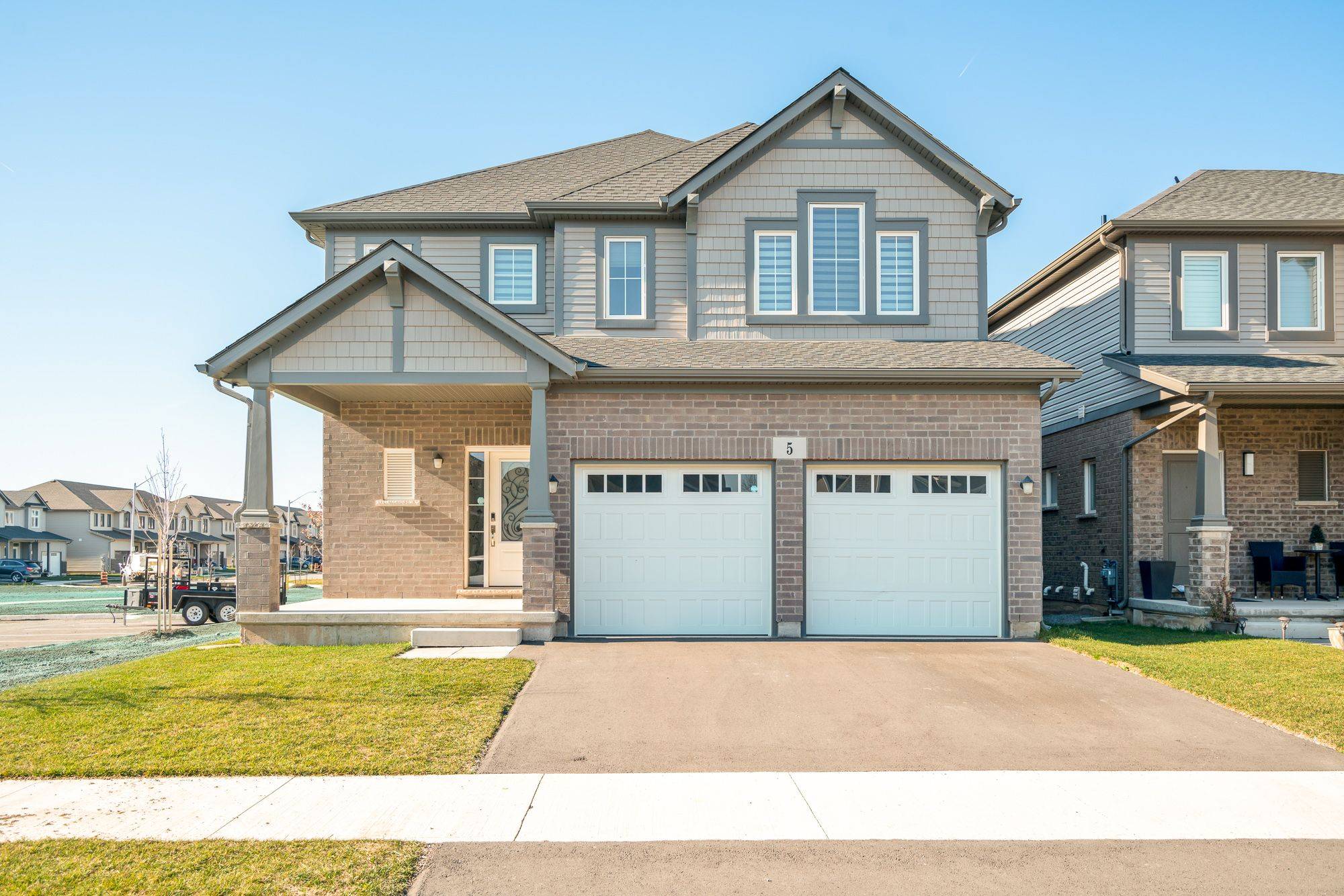 Thorold, ON L2V 0G8,5 Lamb CRES #Lower
