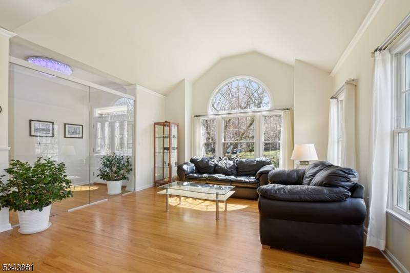 Bernards Twp., NJ 07920,15 Hamilton Rd