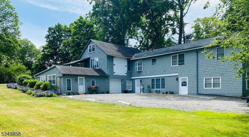 Morristown Town, NJ 07960,2 Sand Hill Rd