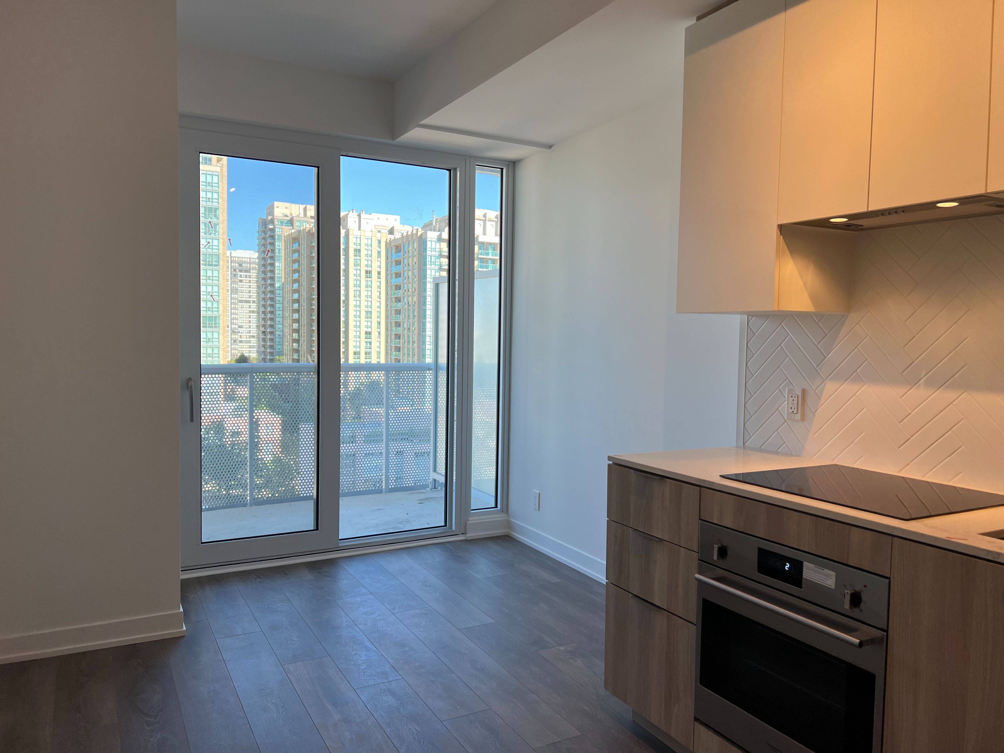 Toronto C14, ON M2N 0L4,15 Holmes AVE #905