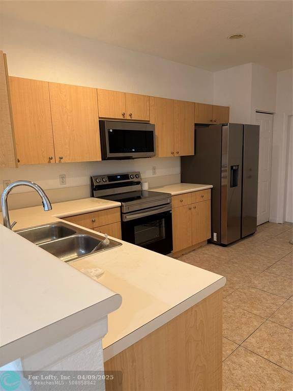 Weston, FL 33332,3906 Cherry Ln