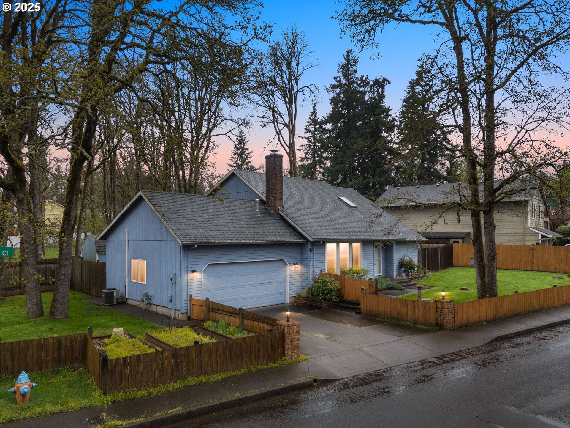 Gladstone, OR 97027,8000 STONEOAKS CT