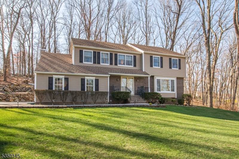 Roxbury Twp., NJ 07836,11 Timberline Dr