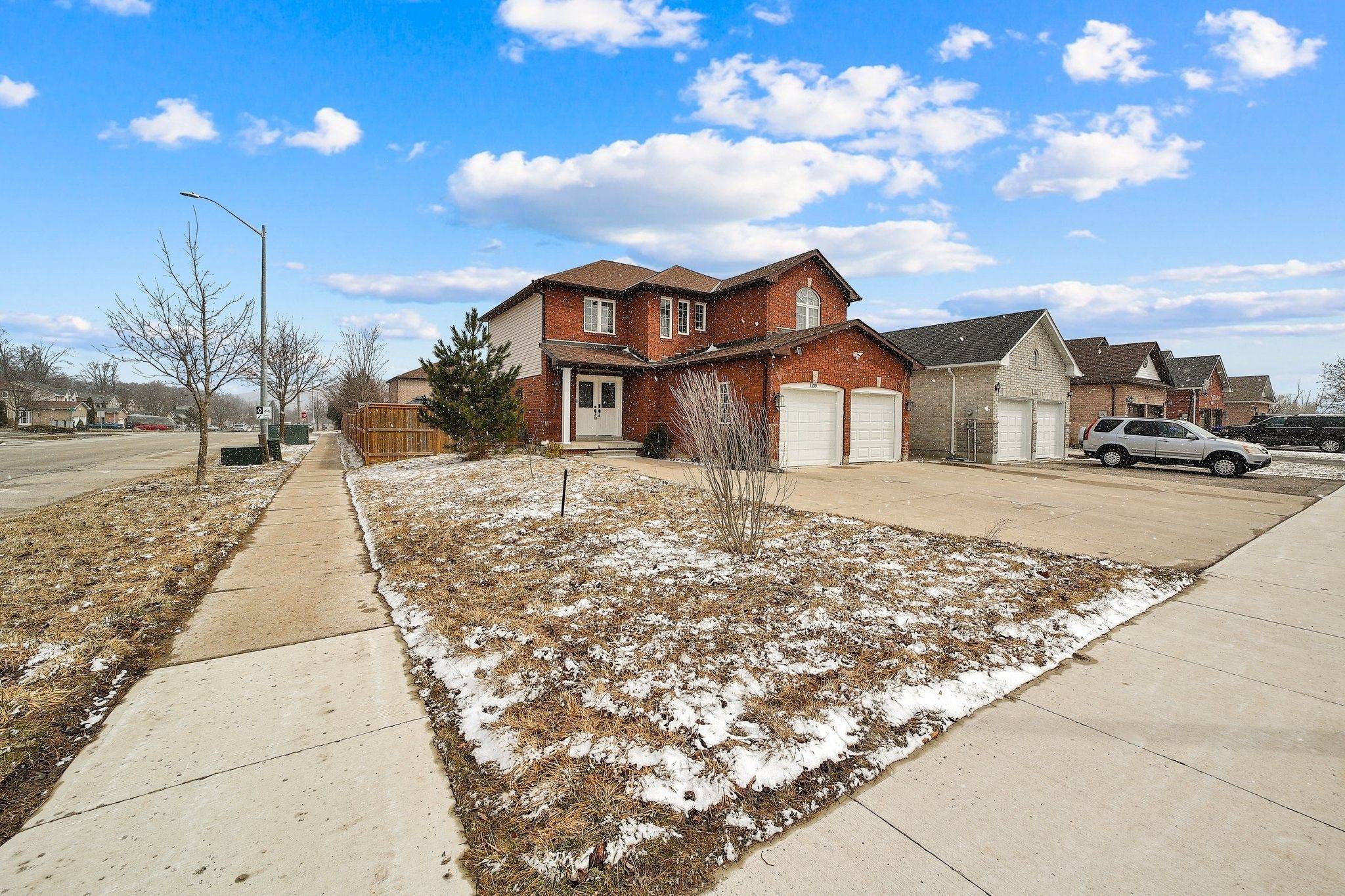 Innisfil, ON L9S 2A8,1139 ORIOLE CRES