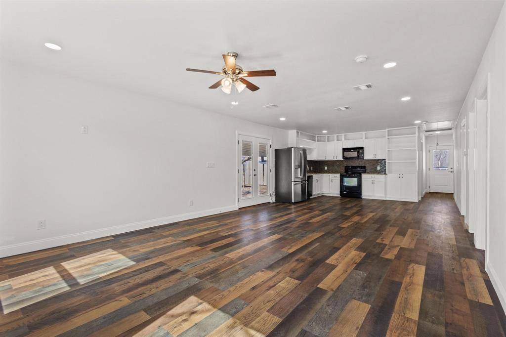 Ector, TX 75439,402 W Sam Rayburn Road