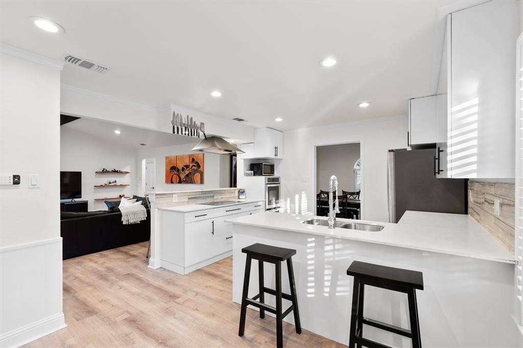 Dallas, TX 75220,9911 Dale Crest Drive