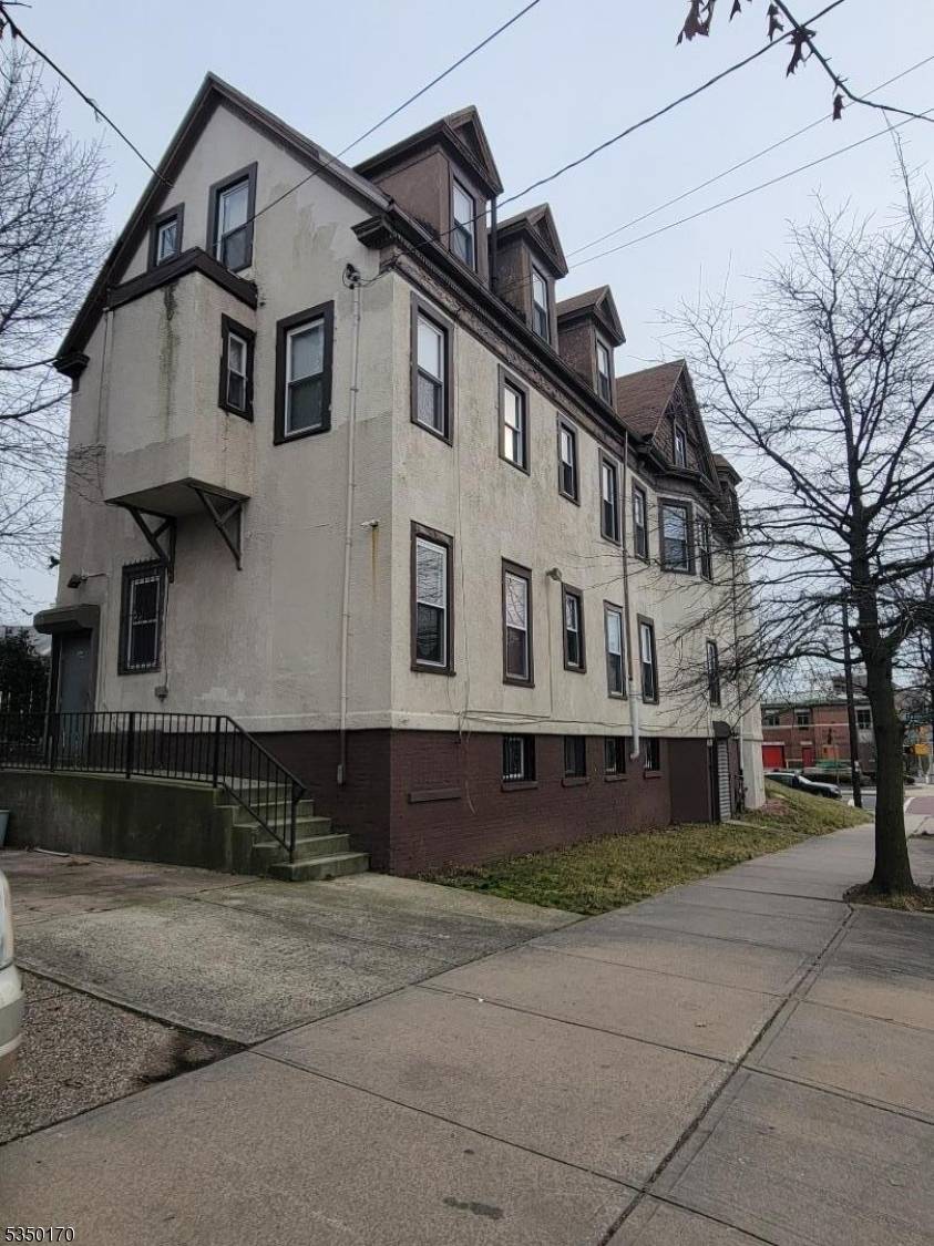 Newark City, NJ 07108,9 Madison Ave