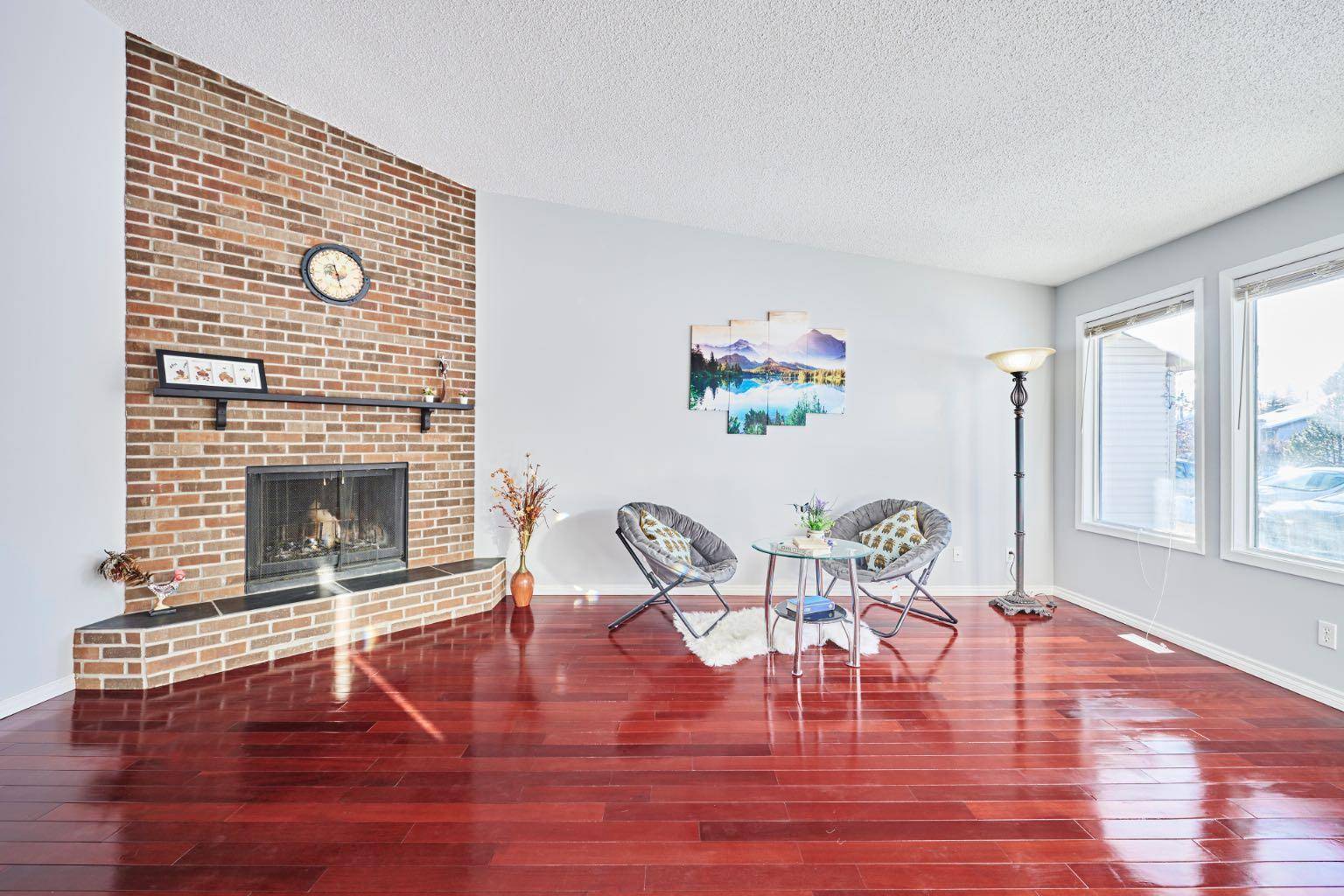 Calgary, AB T3G1B3,770 Ranchview CIR NW