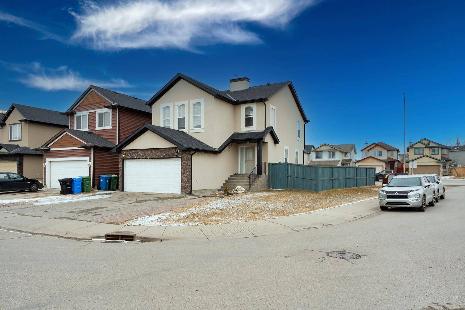 Calgary, AB T3J 5B5,2 Saddlecrest Close NE