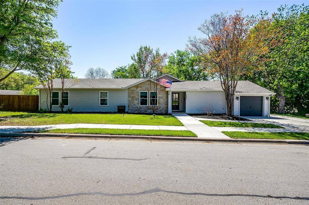 Fort Worth, TX 76116,6457 Curzon Avenue