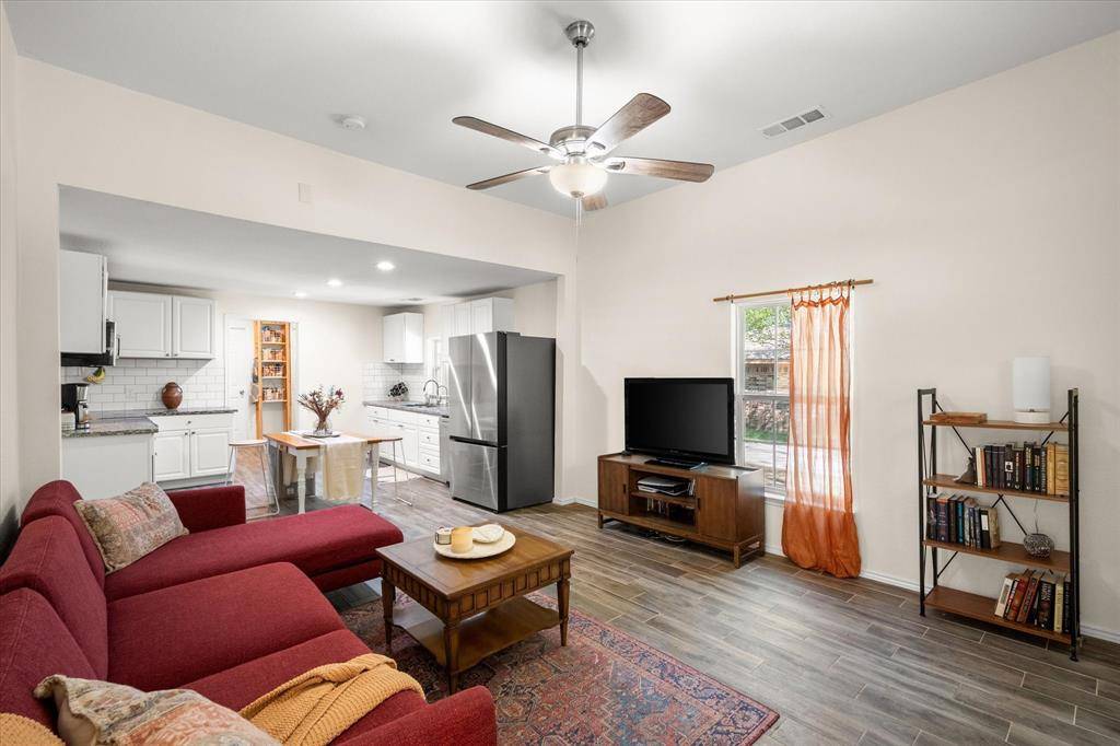 Mansfield, TX 76063,202 Graves Street