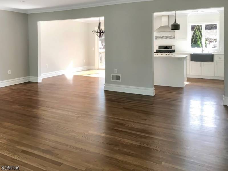 Westfield Town, NJ 07090,442 Otisco Dr
