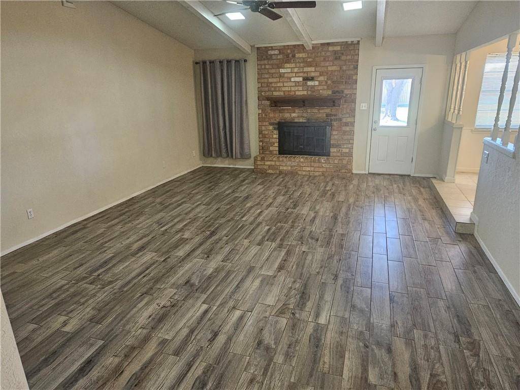 Hewitt, TX 76643,429 Lindenwood Lane W