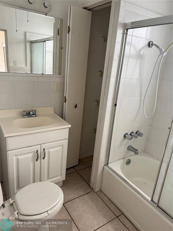 Hollywood, FL 33021,208 N 56th Ave