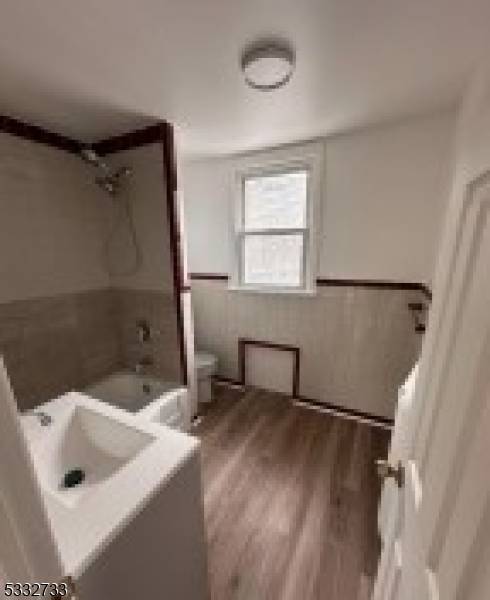 Elizabeth City, NJ 07201,474 Walnut St