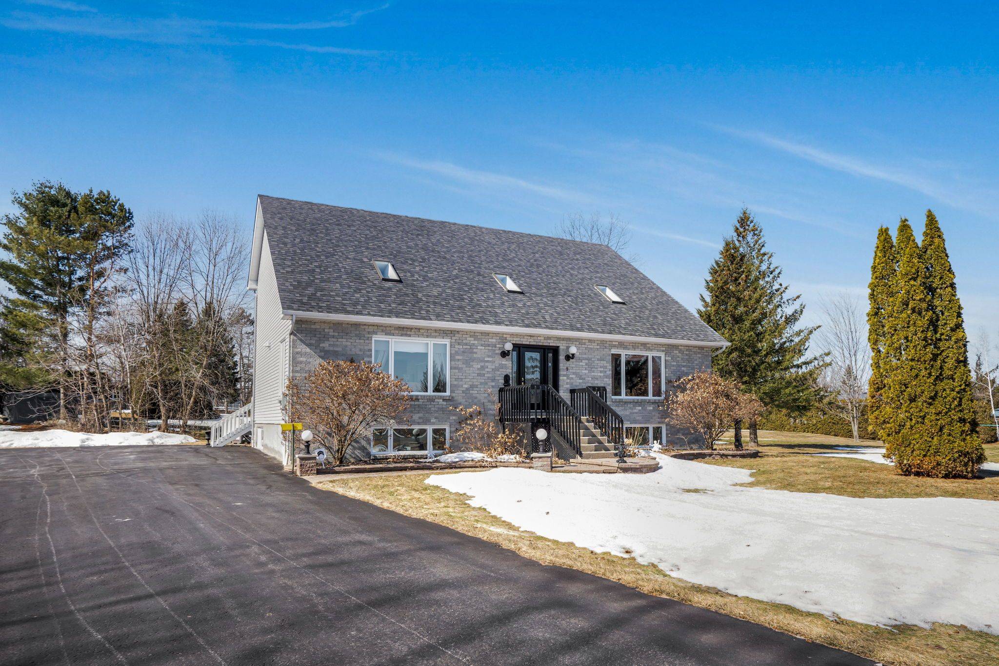 Champlain, ON K0B 1K0,9 Landriault ST