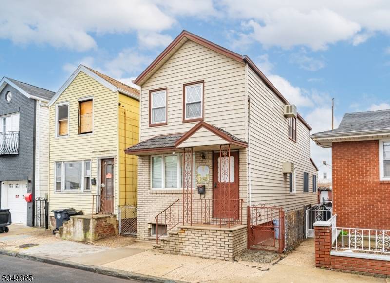 Newark City, NJ 07105,33 Garrison St