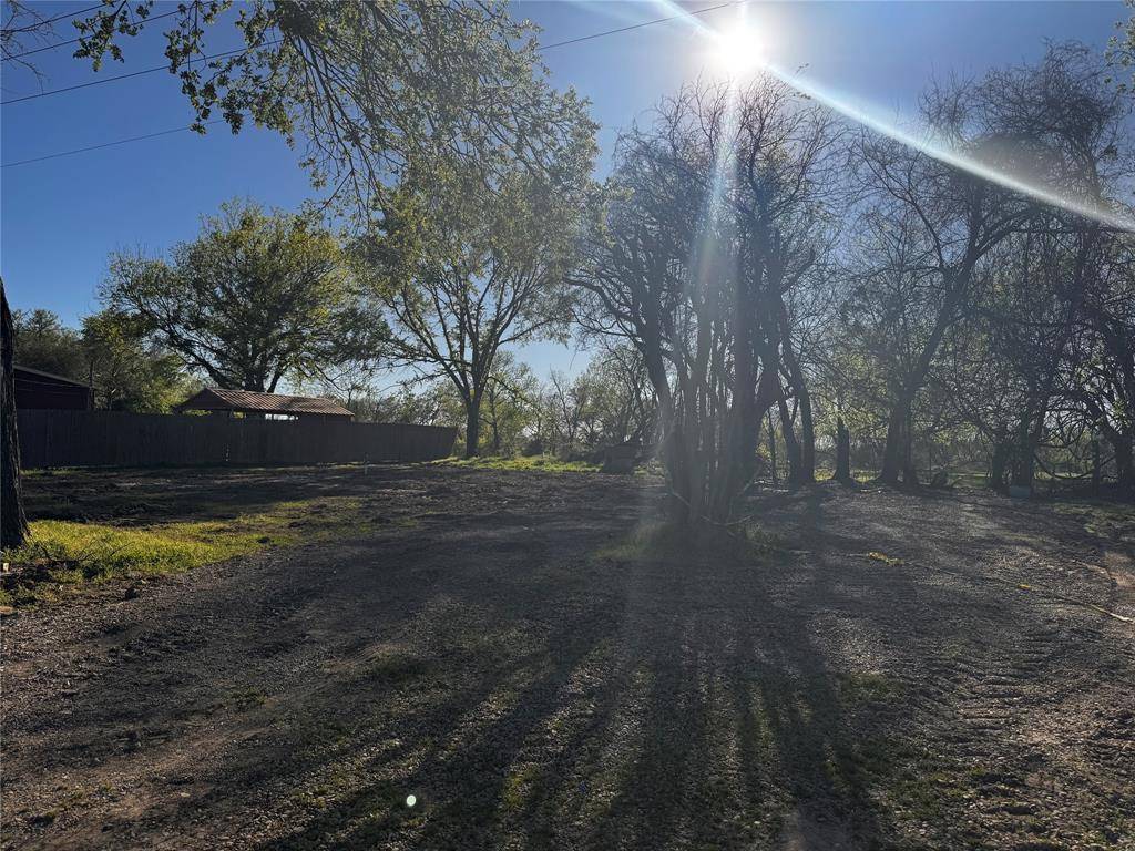 Kemp, TX 75143,2611 Jones Drive