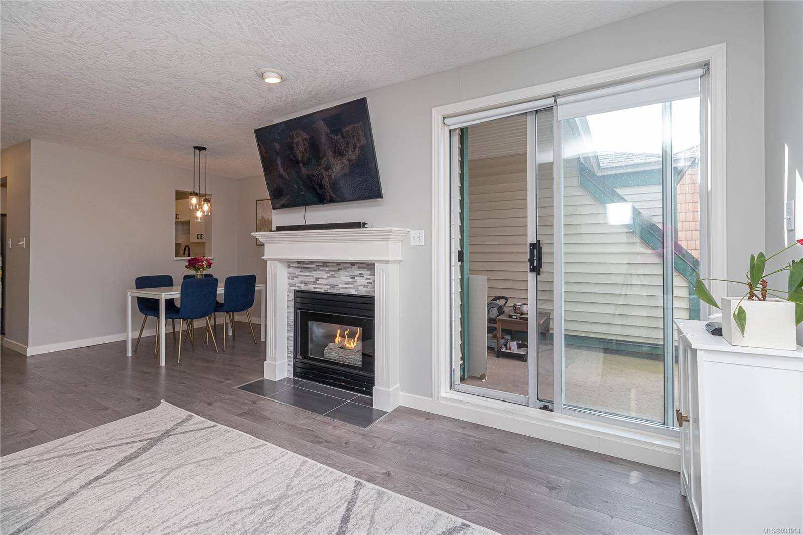 Saanich, BC V8X 2W6,894 Vernon Ave #411