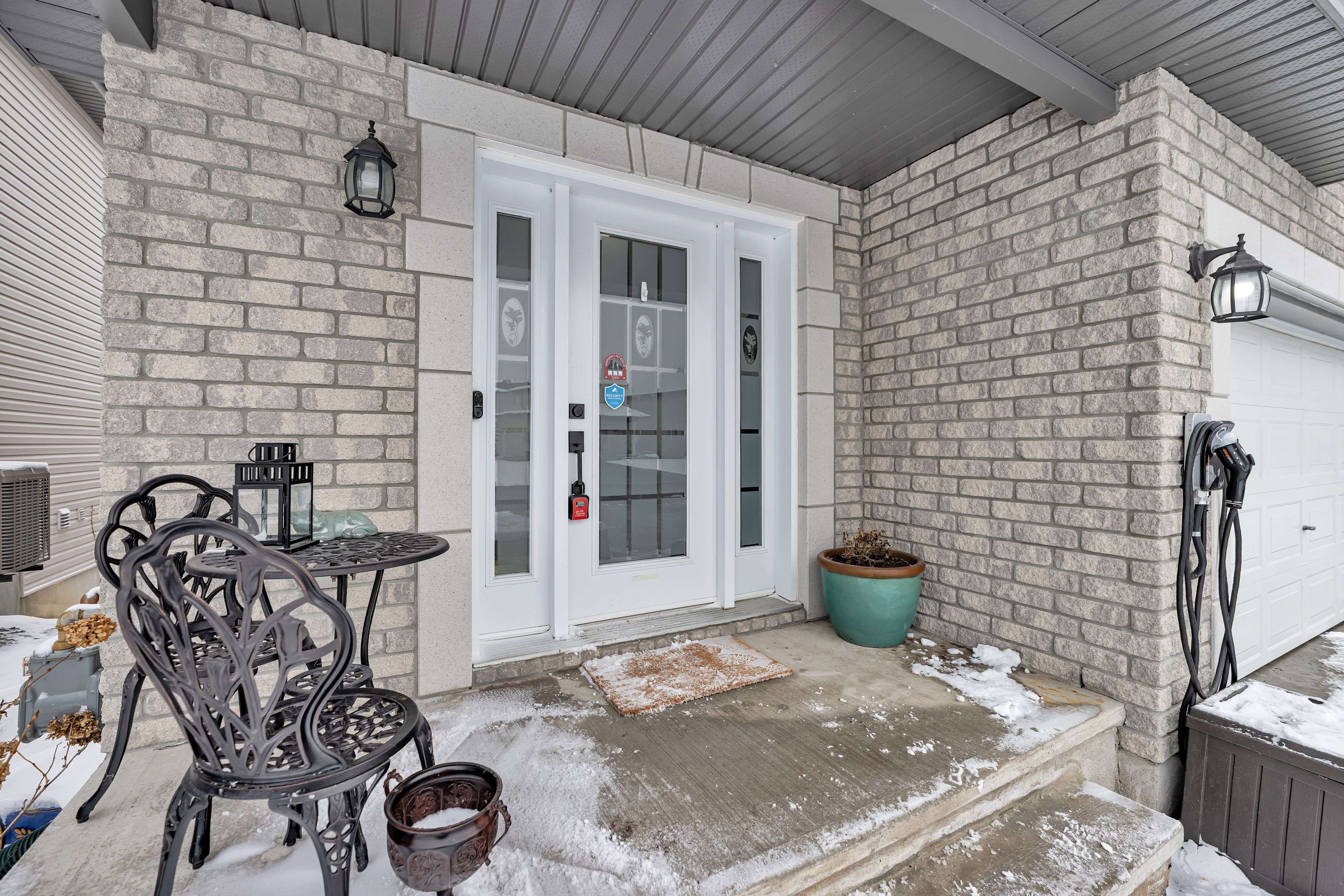 Clarence-rockland, ON K4K 0B9,581 Emerald ST