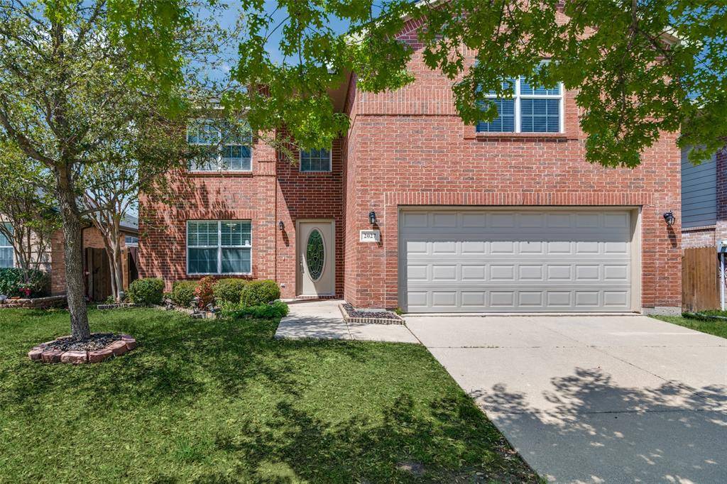 Heartland, TX 75126,2027 Pine Knot Drive