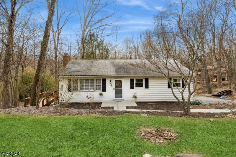 Ringwood Boro, NJ 07456,8 Cedar Rd