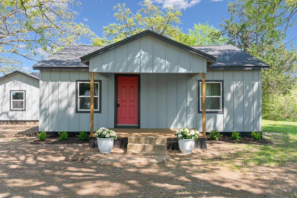 Edgewood, TX 75117,506 N Houston Street