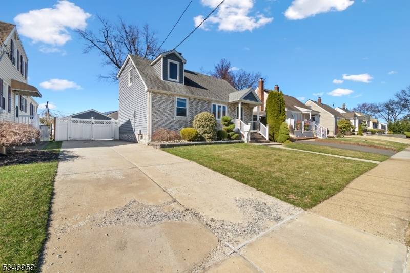 Clark Twp., NJ 07066,14 Florence Dr