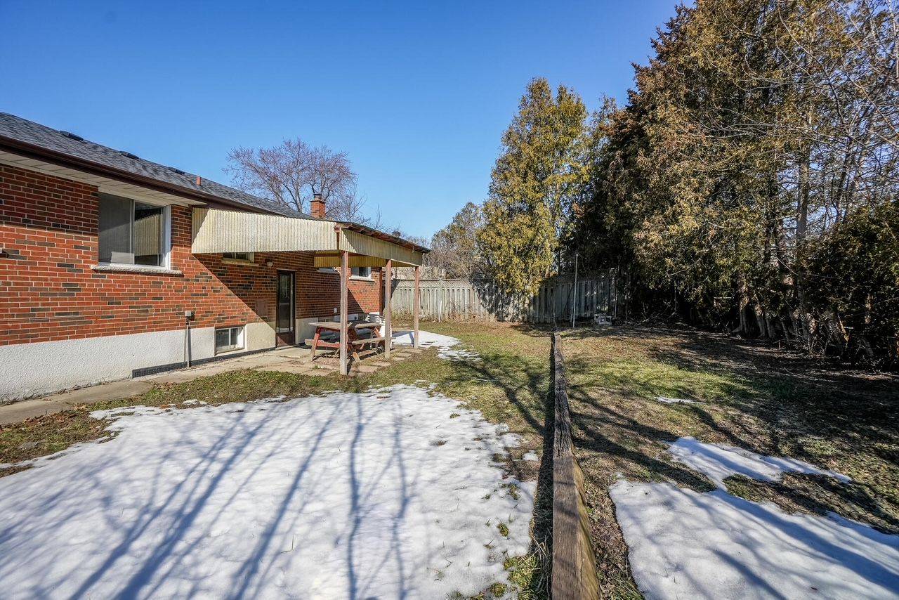 Toronto W05, ON M3J 1X4,31 Brantley CRES