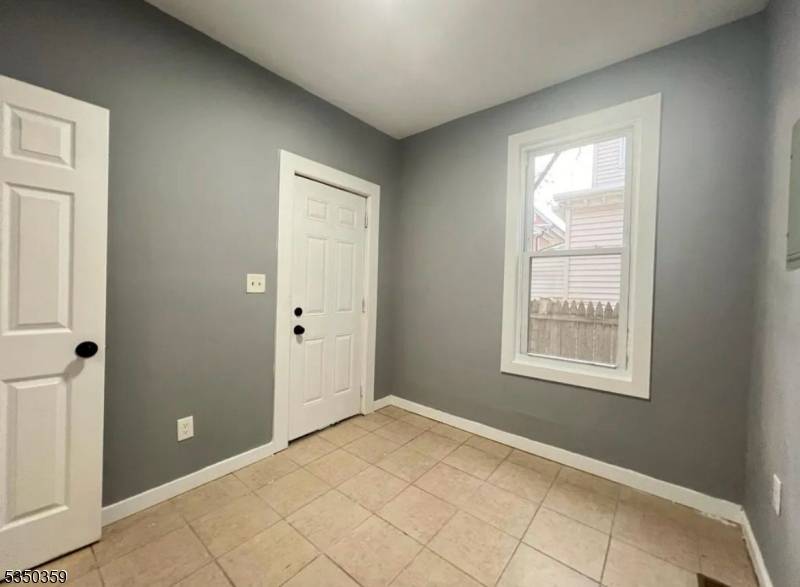 East Orange City, NJ 07018,67 9Th Ave