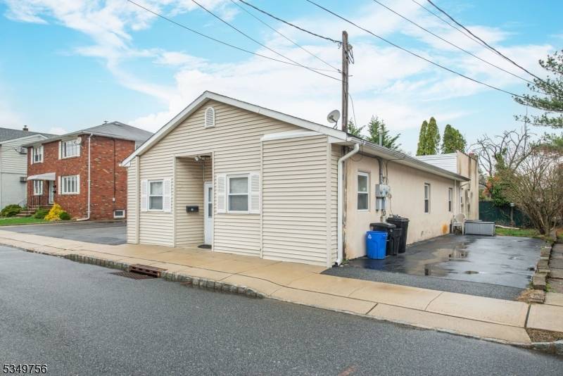 Little Falls Twp., NJ 07424,58 Coney Rd