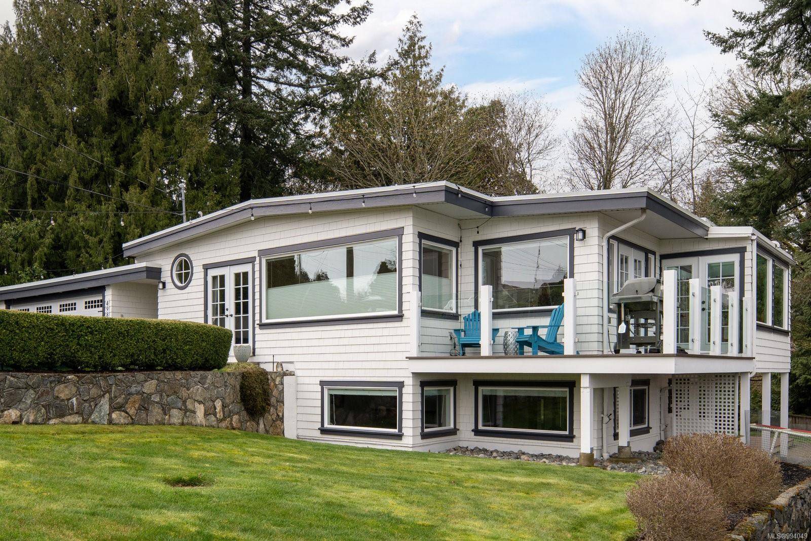 Saanich, BC V8Y 2B9,4984 Georgia Park Terr