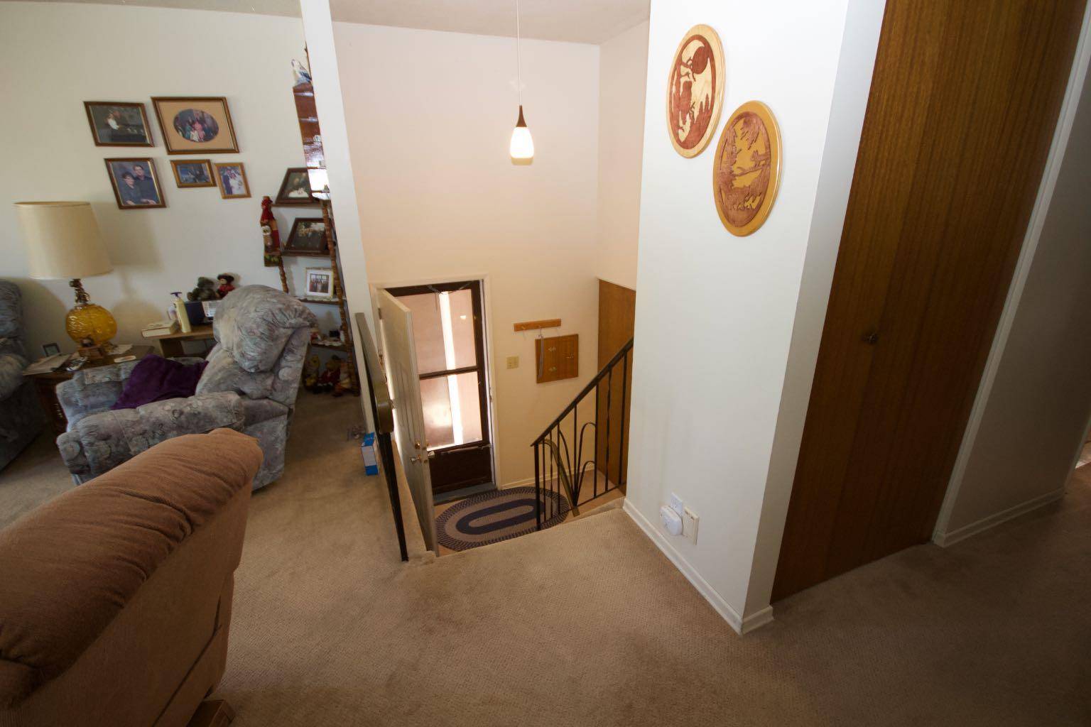 Medicine Hat, AB T1B 1B5,2789 McCaig CRES SE