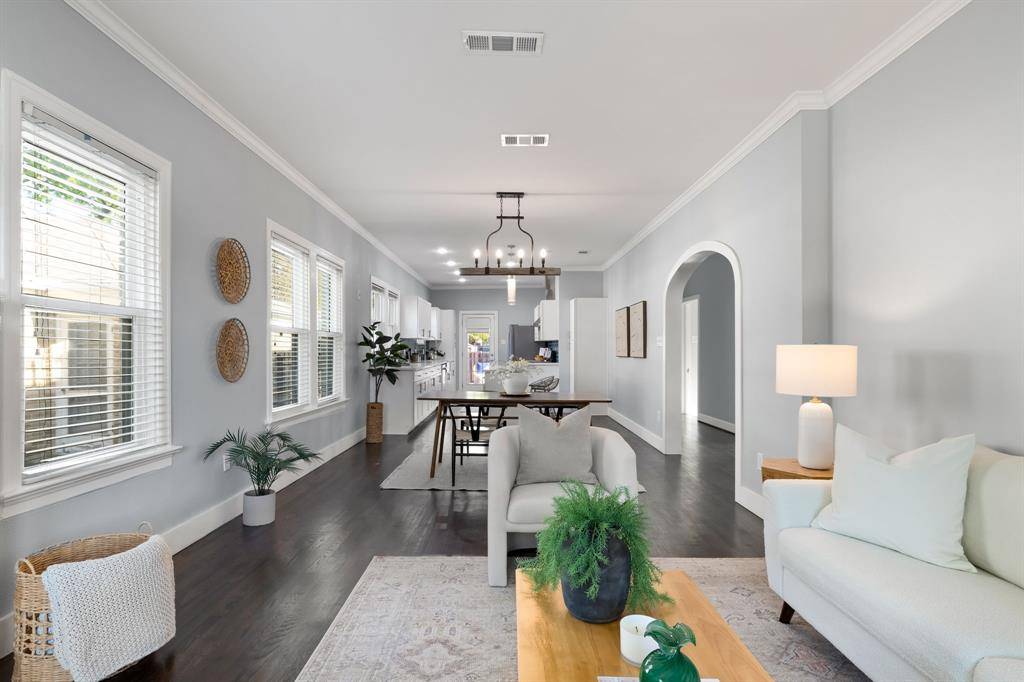 Dallas, TX 75206,5643 Vanderbilt Avenue