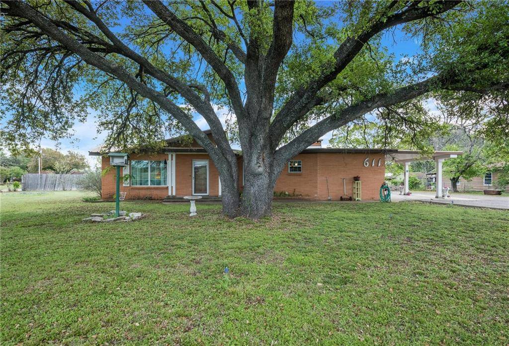 Clifton, TX 76634,611 N Avenue Q Street