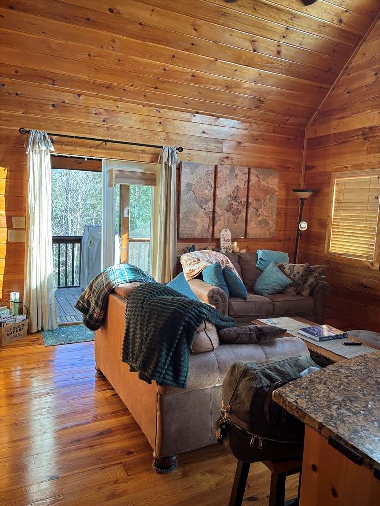 Murphy, NC 28906,275 Walkers Rdg
