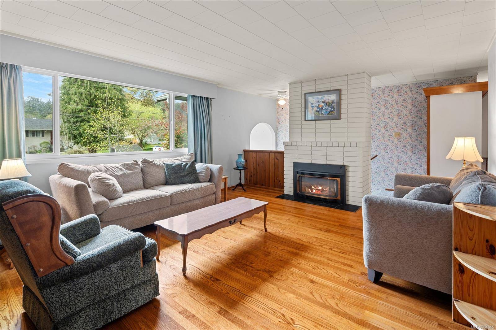 Saanich, BC V8N 4B6,2440 Alpine Cres