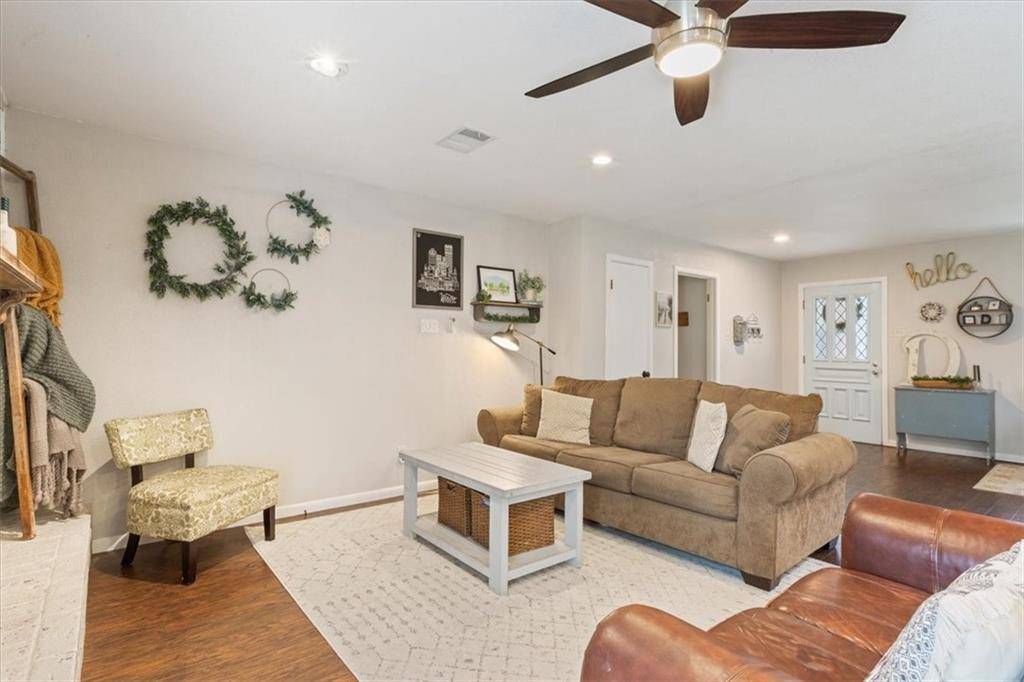 Woodway, TX 76712,409 Wooded Crest Drive