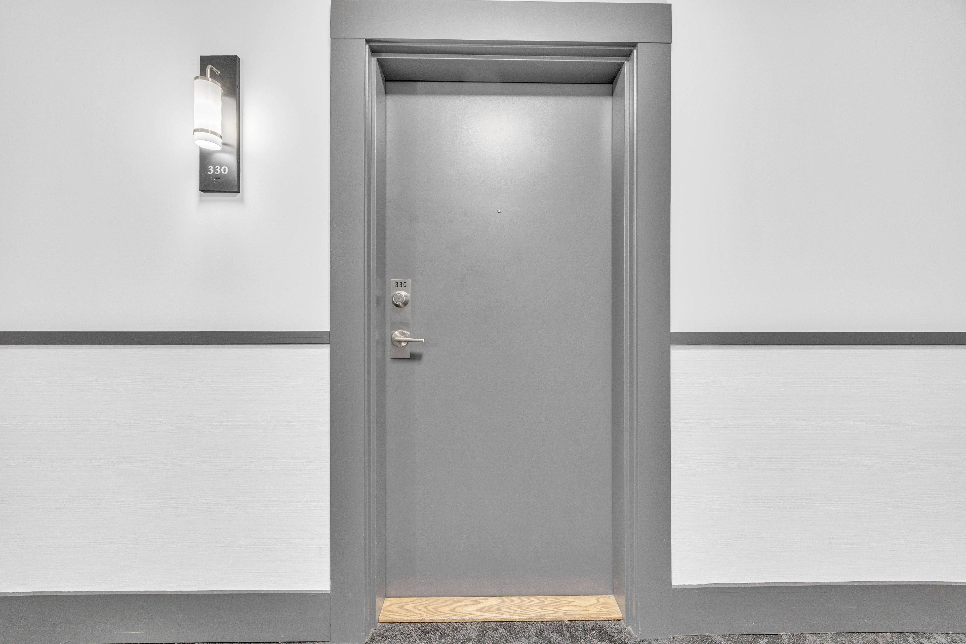 Mississauga, ON L5A 0A1,570 Lolita GDNS N #330