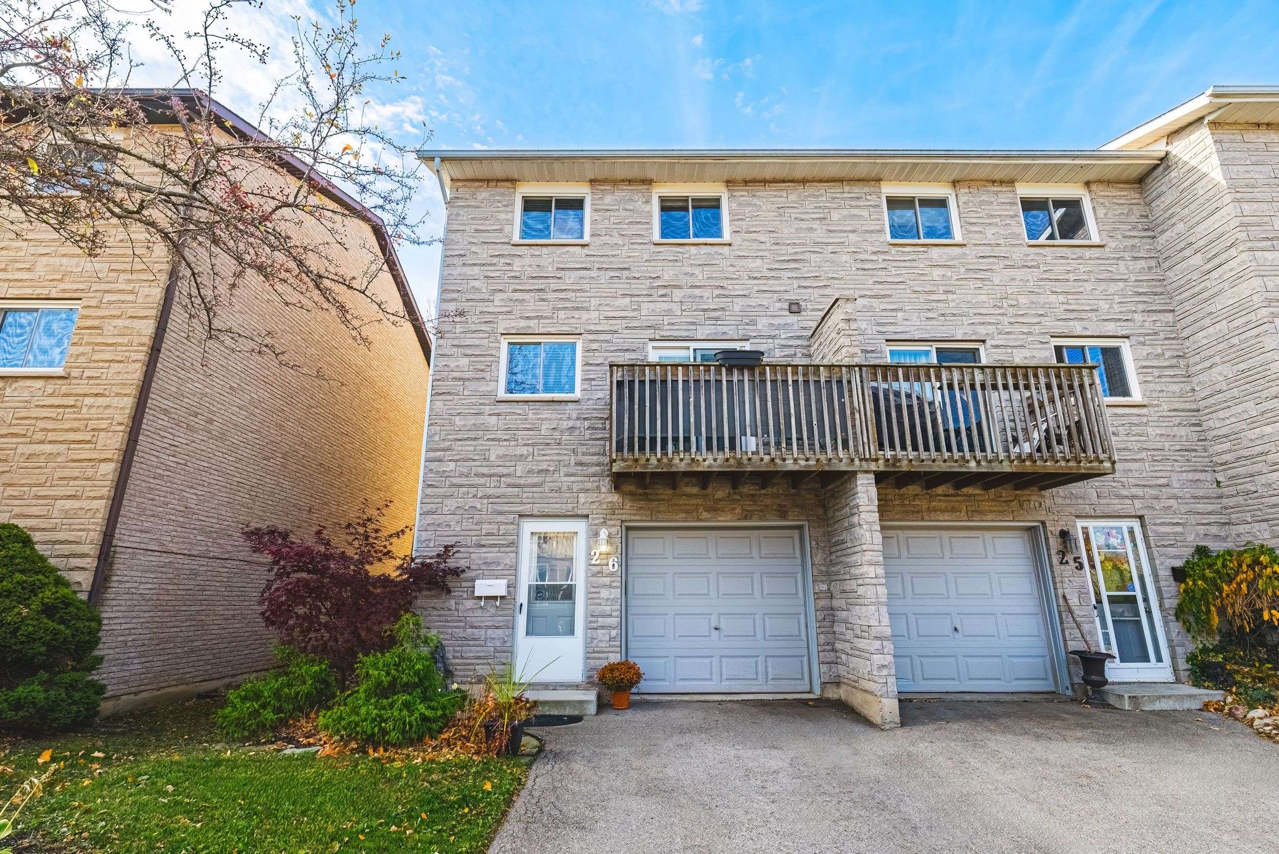 Hamilton, ON L8J 2N4,1155 Paramount DR #26